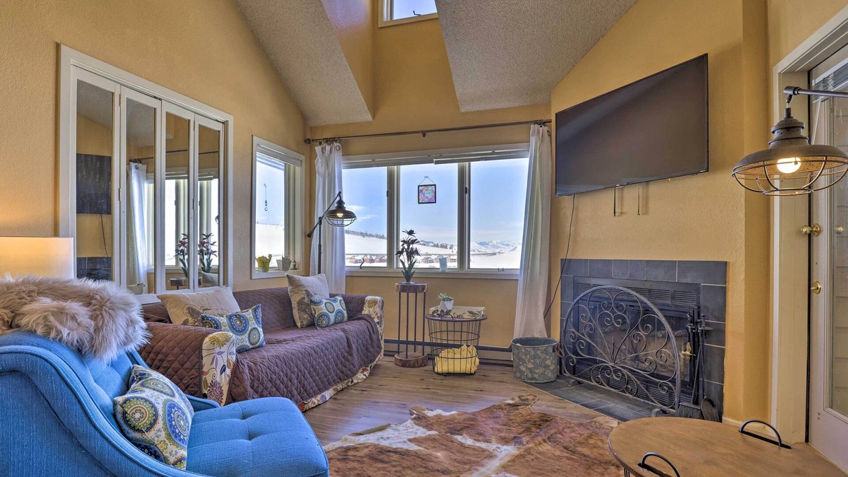 Granby Condo | Cozy Ski-In/Ski-Out Granby Condo w/Balcony!