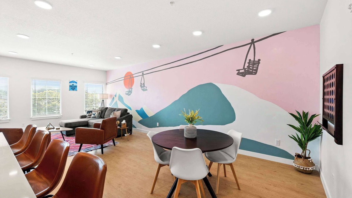 People's Freeway House | Cozy Ski Lodge 2BR 2BA Rooftop Garage