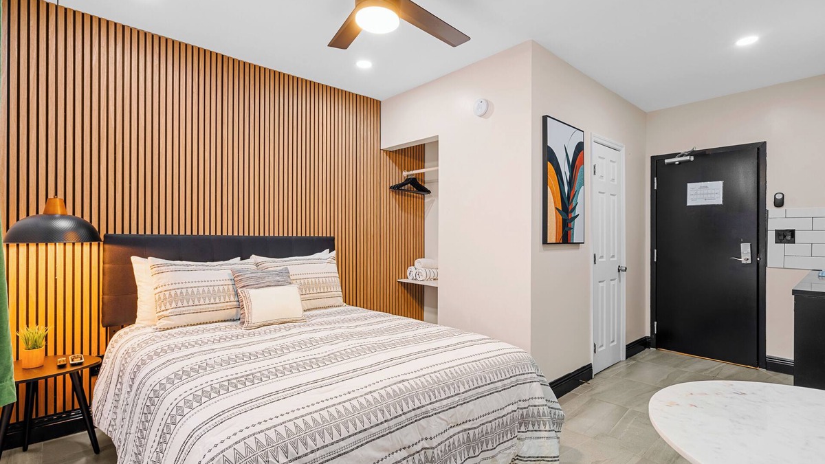 West Avenue Hotel | Cozy SoBe Studio | Free Parking & More