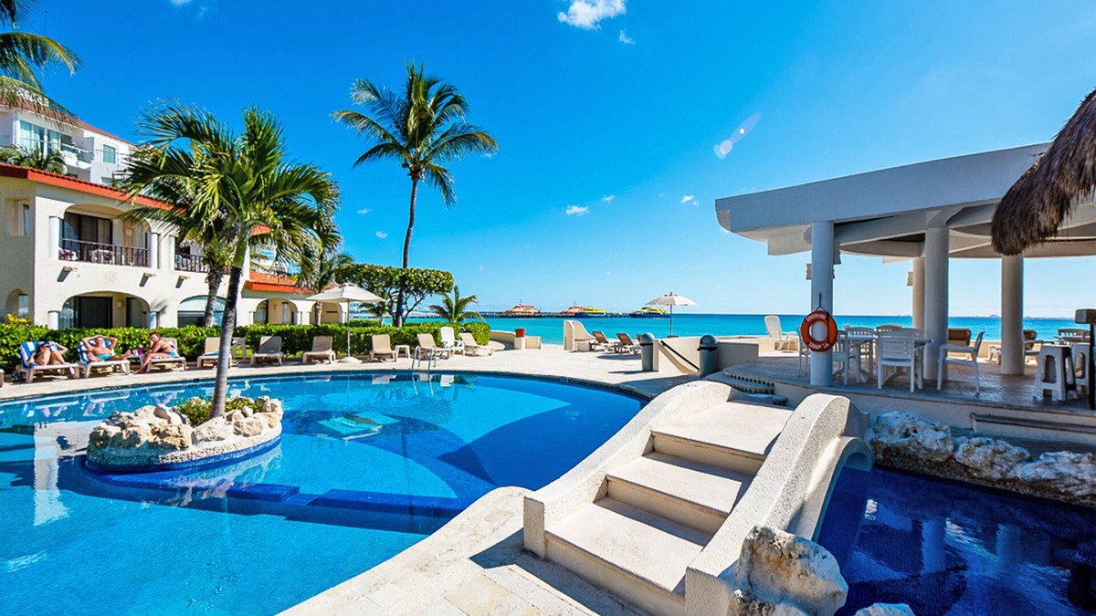 Playacar Fase I Apartment | Cozy Space Beach Front in exclusive community