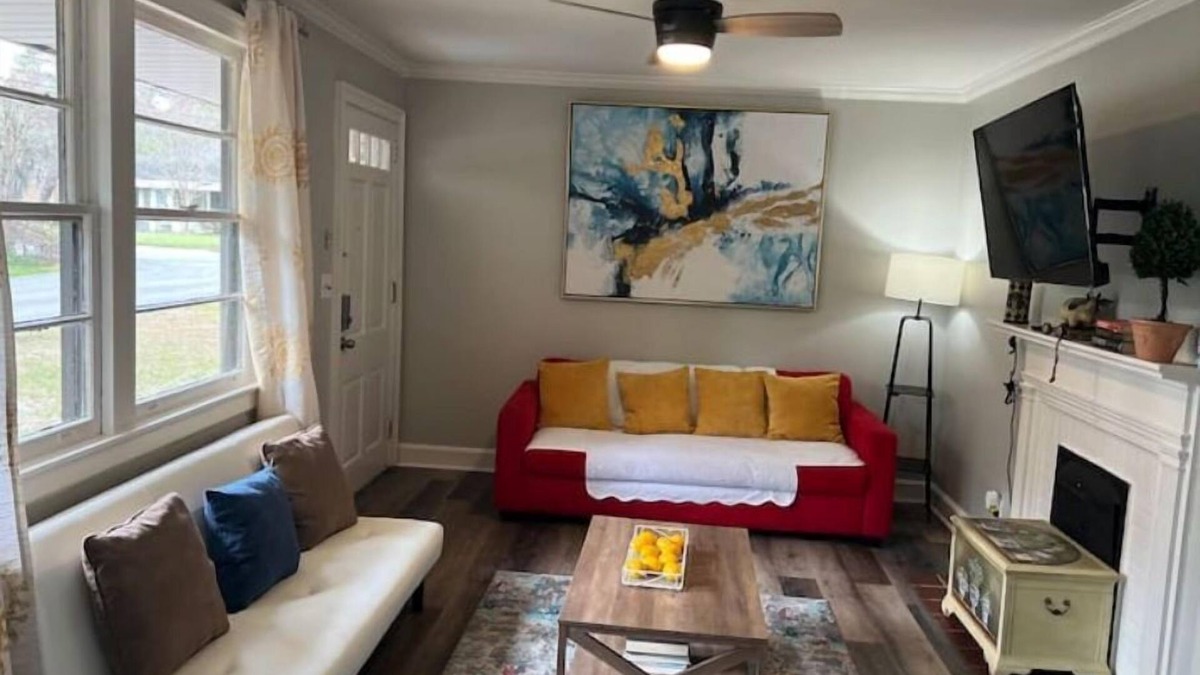 Valdosta House | Cozy & Spacious 2BR 1Bath Duplex Near Everything