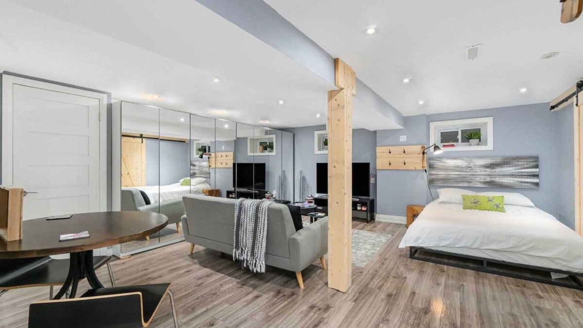 Sheridan Apartment | Cozy & Spacious Basement Apartment with Free Parking