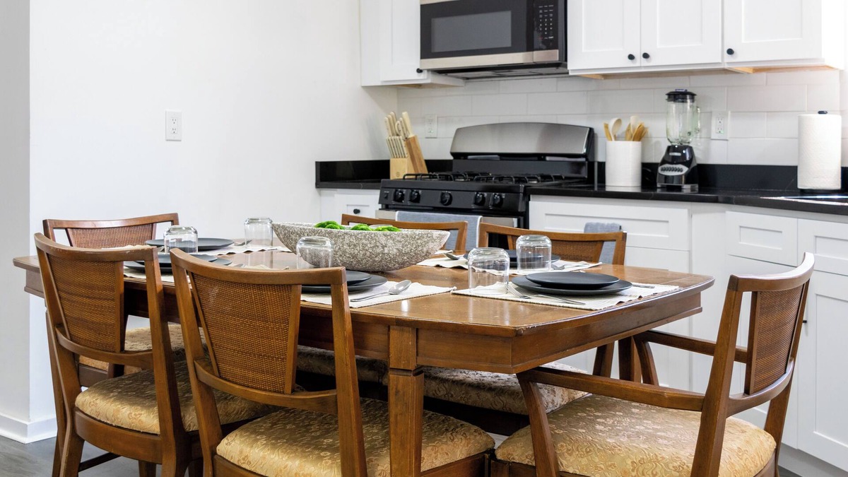 Communipaw House | Cozy & Spacious Home Near NYC, 5 mins from Train