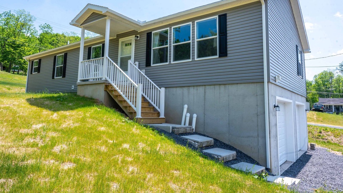 Port Matilda House | Cozy, Spacious Home w/Yard, Fire Pit- (Near PSU)