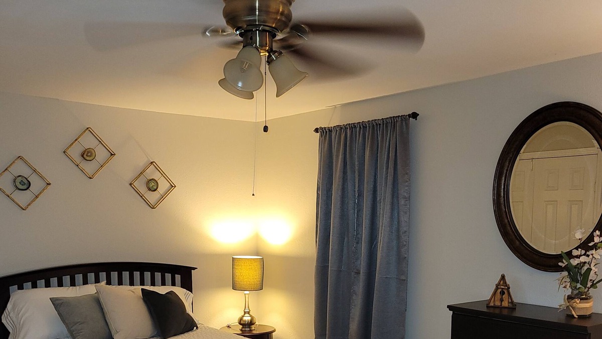 Harlandale Apartment | Cozy spacious relaxing getaway,