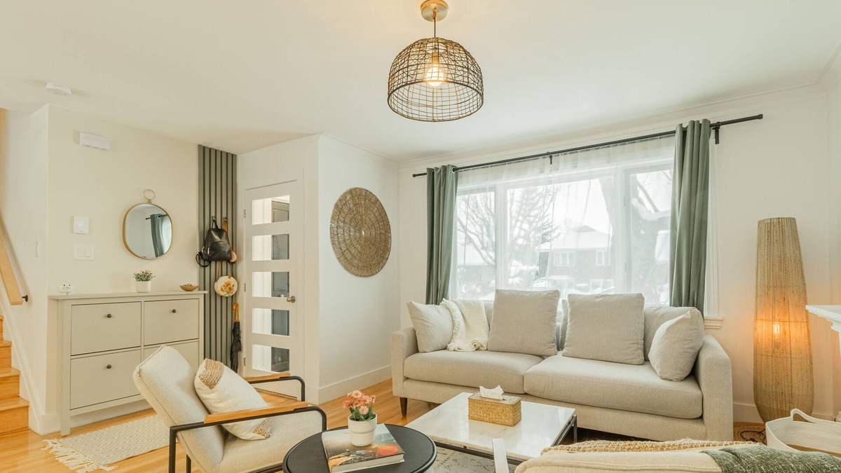 Mercier-Hochelaga-Maisonneuve House | Cozy split-level heritage home nestled in Montreal Island - 10 min walk to metro