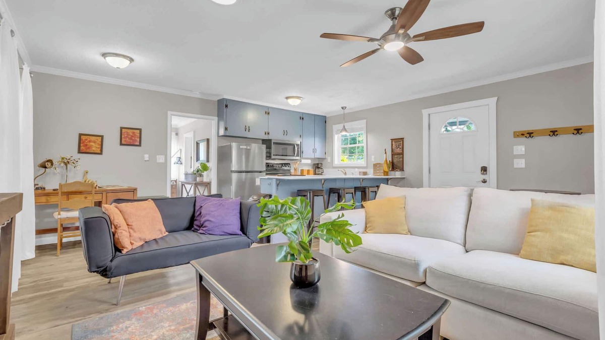 Spartanburg House | Cozy Spot - Perfect for Long Stays - Walk Downtown
