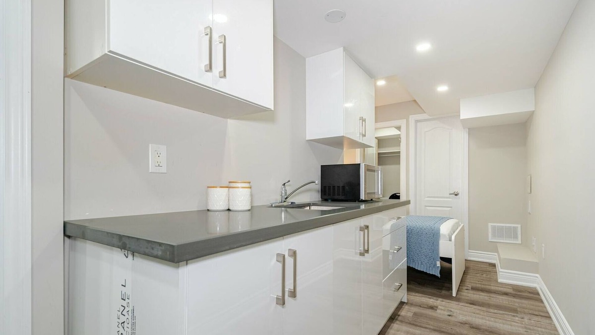 Halton Regional Municipality Apartment | Cozy Studio Apartment Near the Milton Escarpment