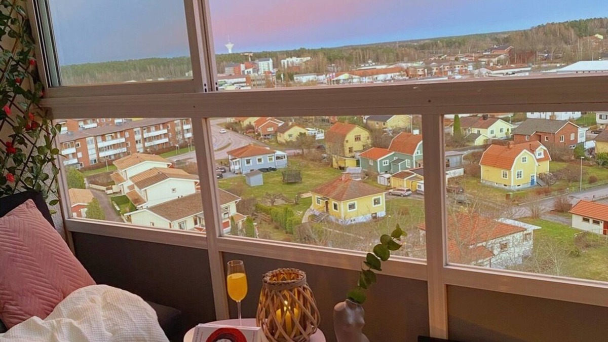 Enkoping Apartment | Cozy Studio apartment, very central with Free Parking & Breakfast included