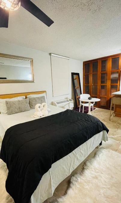 Miramar Apartment | Cozy Studio at Miramar & convention center