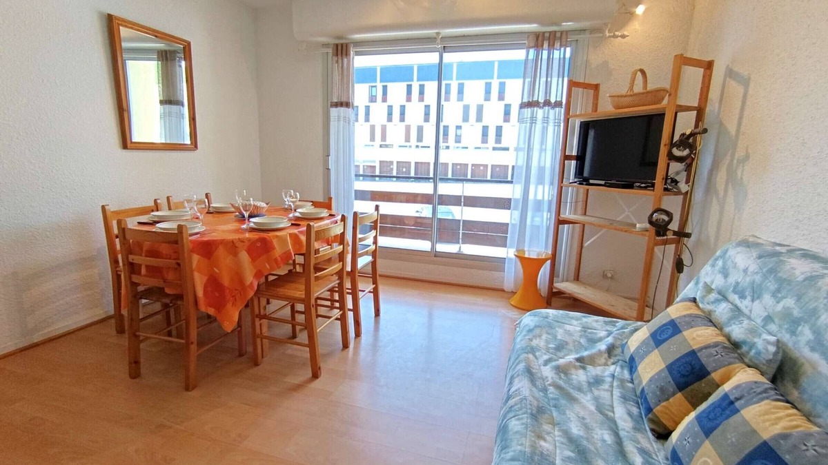 Pla d'Adet Apartment | Cozy Studio Cabine for 6 at Pla d'Adet - Balcony, Parking, Ski Locker