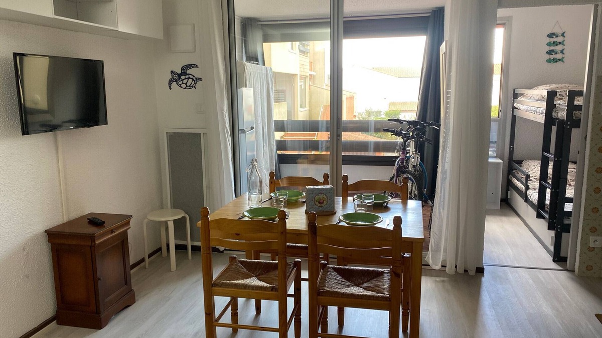 Port Leucate Apartment | Cozy Studio Cabine in Port Leucate - Steps from Beach, Sleeps 4, Parking, Bicycles Included