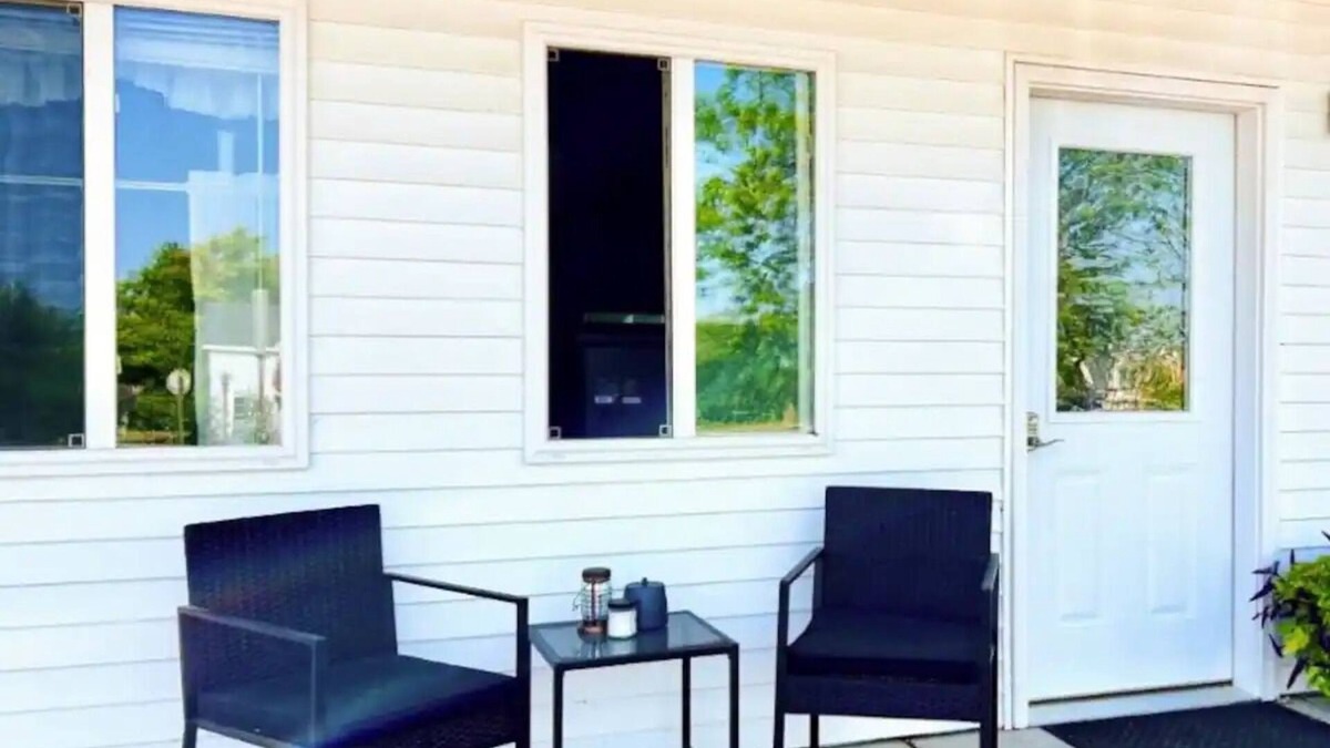 St Ignace Apartment | Cozy Studio Close to ferry