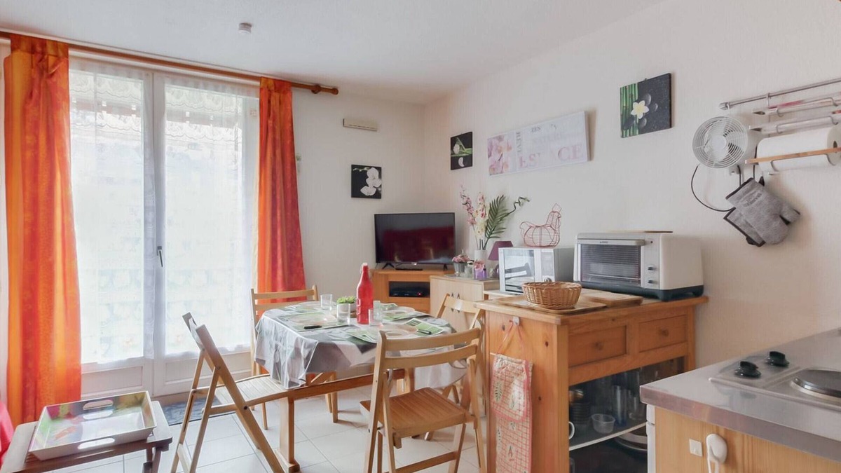 Esquieze-Sere Apartment | Cozy Studio for 4 with Garden, Parking, Near Ski & Shops, Quiet Area