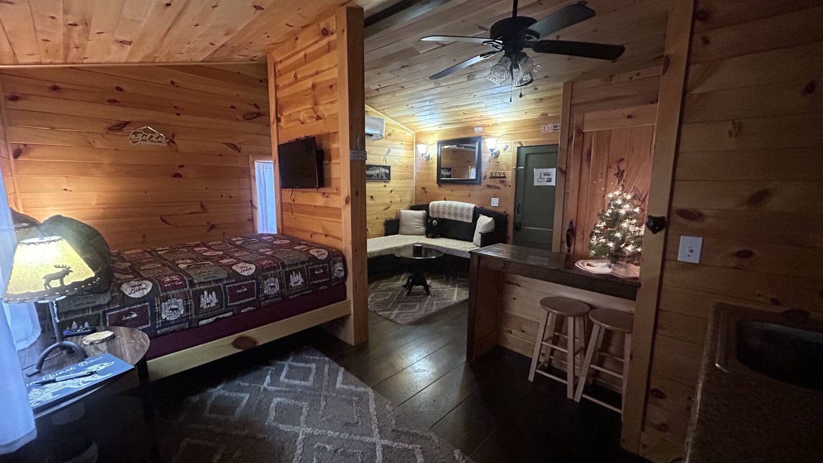 Dandridge Cabin | Cozy studio for two nestled on Lake Douglas near Gatlinburg and Pigeon Forge!