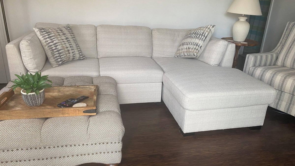Johnsonville Apartment | Cozy studio, immaculate, country setting with hot tub.