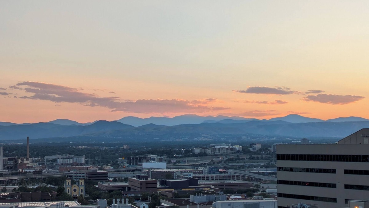 Downtown Denver Condo | Cozy Studio in Denver Central Business and Theater District, fitness room, pool