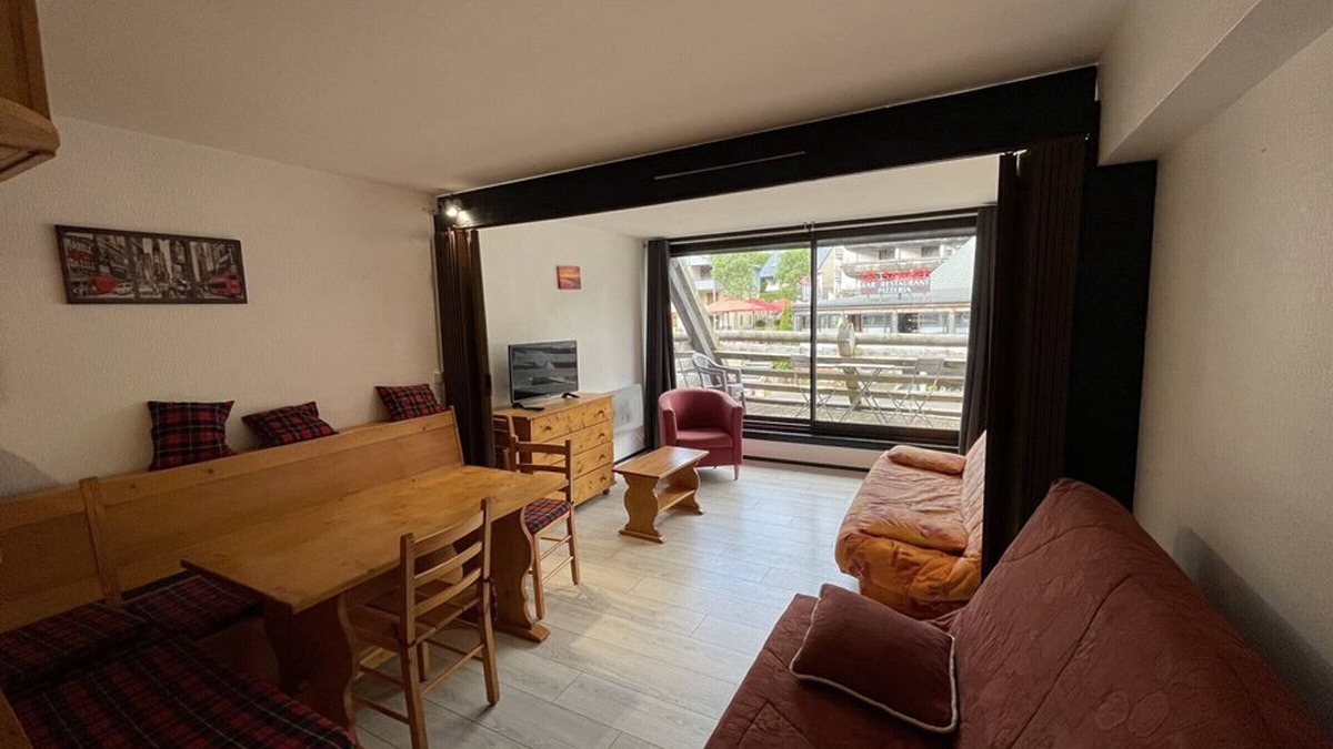 Laveissiere Apartment | Cozy studio in the heart of the resort, balcony, perfect for 4 people