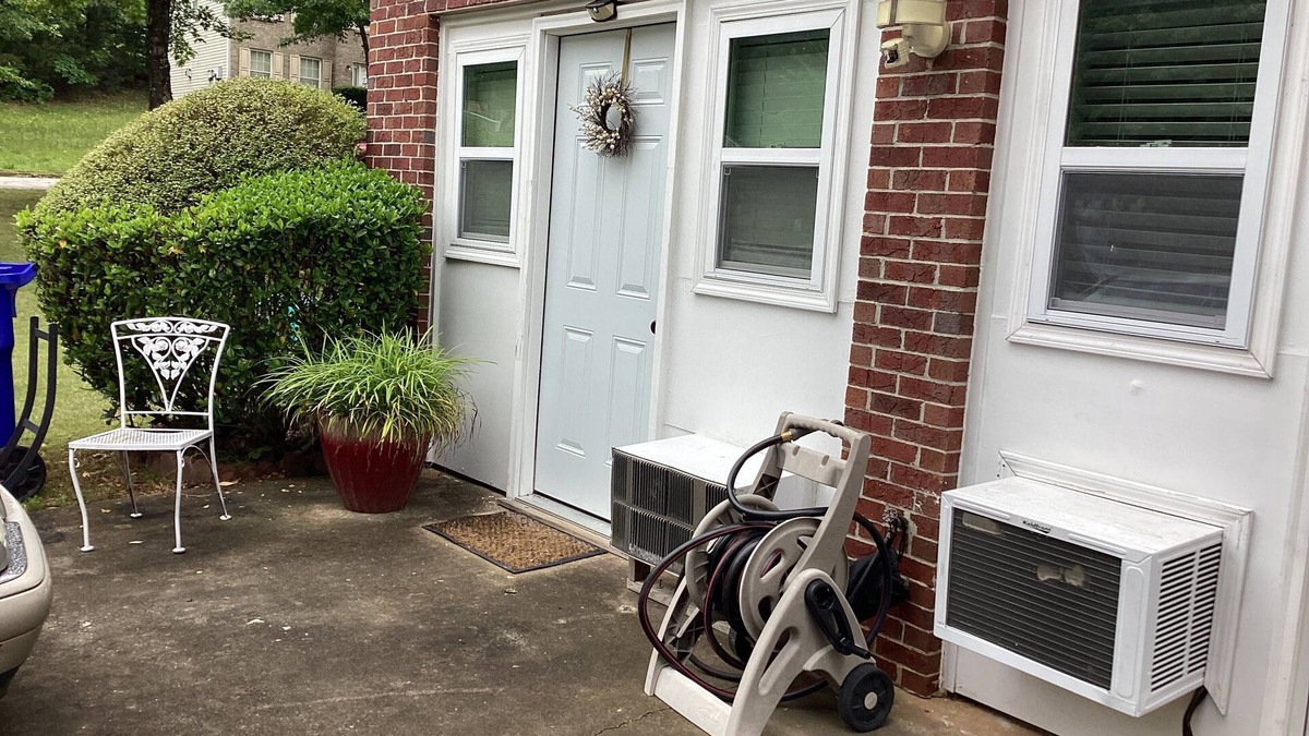 Lithonia Apartment | Cozy studio in welcoming Lithonia with WiFi, AC