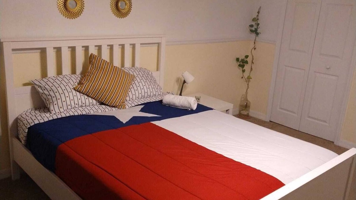 Northside Apartment | Cozy studio in wonderful Jacksonville with AC, Working desk , WiFi