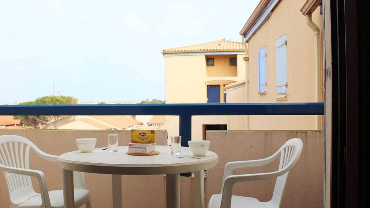 Port-la-Nouvelle Apartment | Cozy Studio Loft with A/C, Terrace, Near Beach & Shops – Sleeps 4
