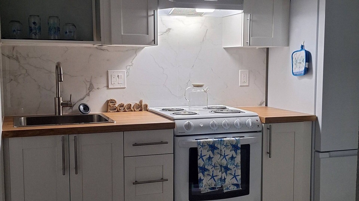 Lauderhill Apartment | Cozy studio near Sawgrass Mills Mall and Amerant Bank Arena with WiFi & AC.