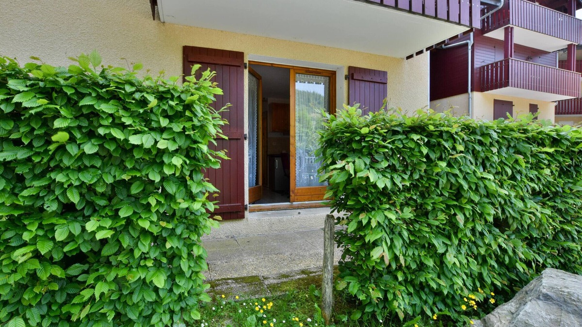 Bernex Apartment | Cozy Studio Near Ski Lifts and Hiking Trails