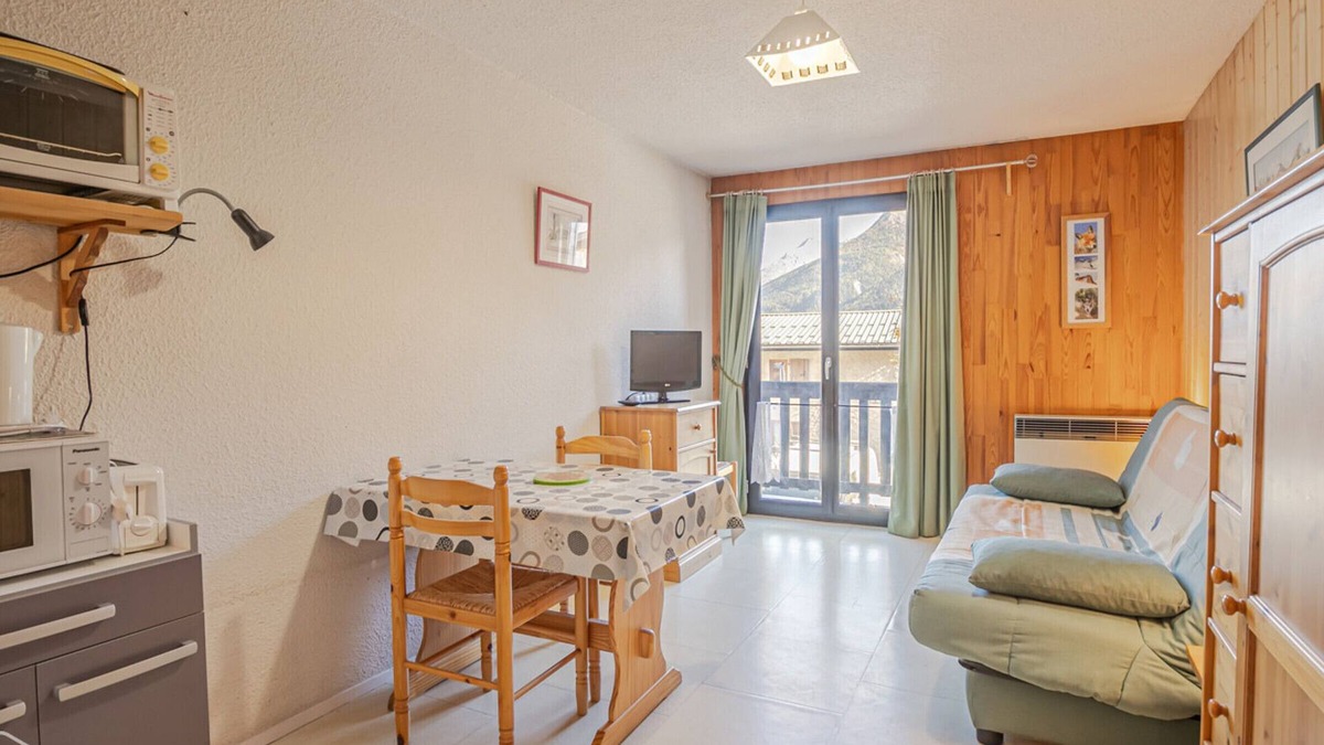 Aussois Apartment | Cozy studio near slopes, sleeps 2