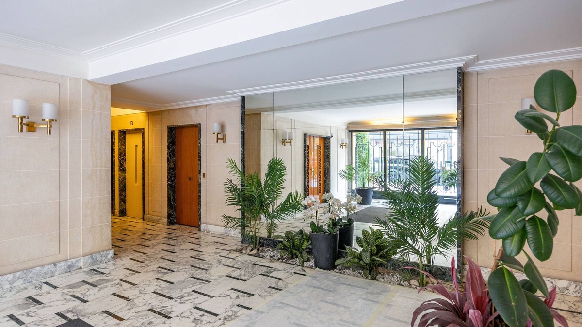 Porte-Dauphine Apartment | Cozy Studio near the Eiffel Tower!