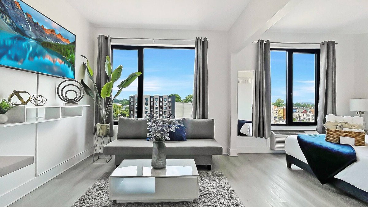Elizabeth Apartment | Cozy Studio Oasis - near NYC, EWR, Prudential, NJPAC, American Dream, MetLife