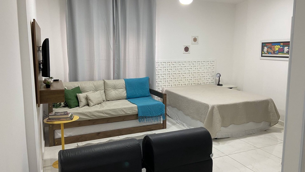 Pitangueiras Apartment | Cozy studio on the sand 50m from the sea Edif. Ouro Preto and Sabará