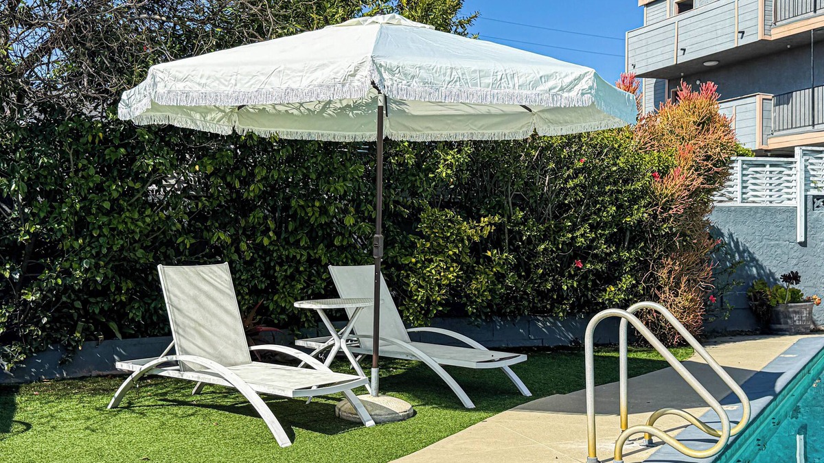 Ladera Heights Apartment | Cozy Studio Retreat with Pool – Steps from SoFi Stadium MK4-LAD
