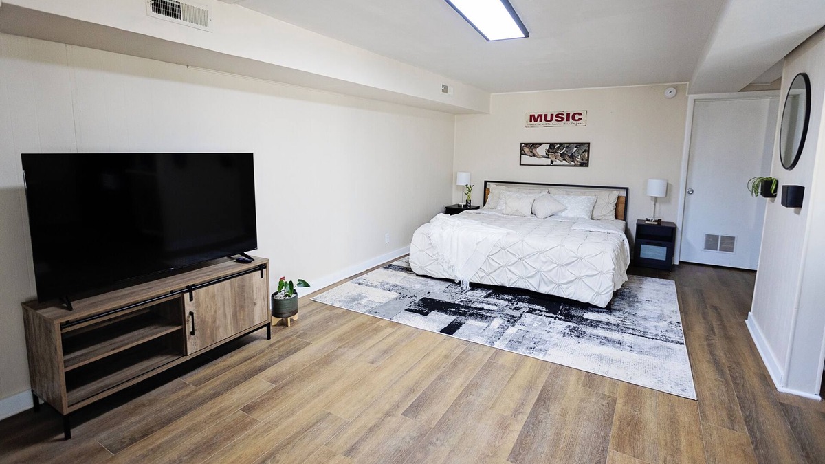 Merry Oaks Apartment | Cozy studio with AC and WiFi in lovely Nashville