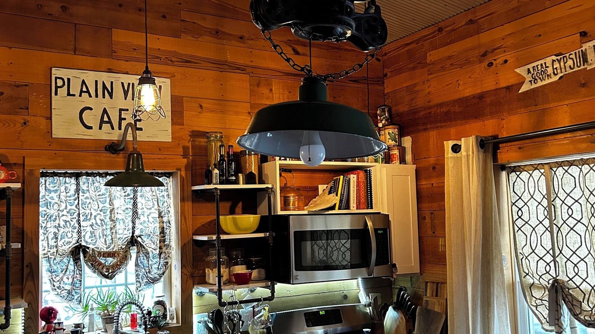 Roxbury Apartment | Cozy studio with AC and WiFi in charming Gypsum