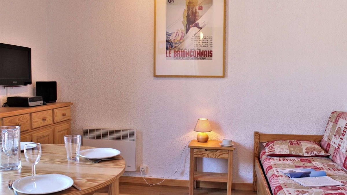 Risoul Apartment | Cozy Studio with Mountain Alcove, Balcony, Ski Storage, Central Location, Near Slopes