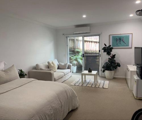 Gerringong House | Cozy Studio with Private Entrance & Ensuite