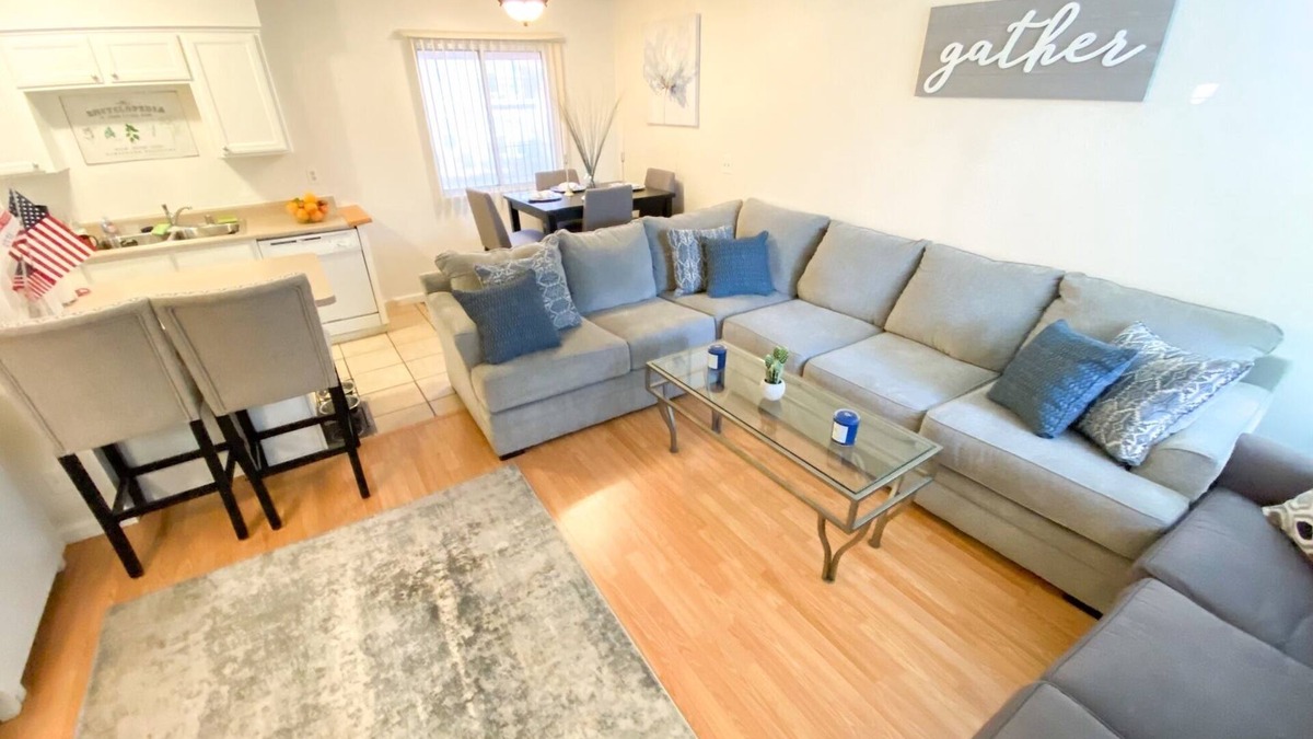 Lake Havasu City Condo | Cozy & Stylish Condo with Pool Best Location