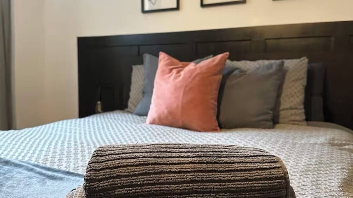 Longueuil Apartment | Cozy Suburban Retreat Free Parking Close to Montreal DownTown