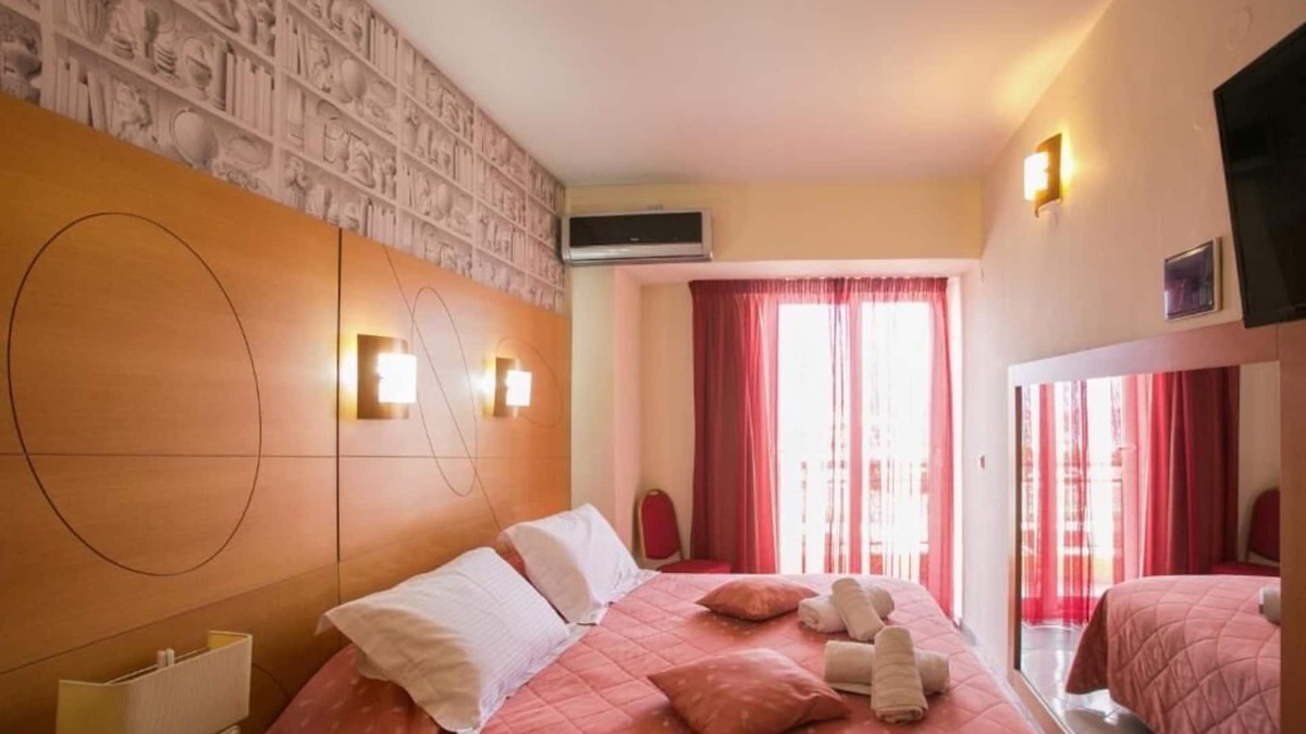 Heraklion Hotel | Cozy Suite for 2 Close to Port