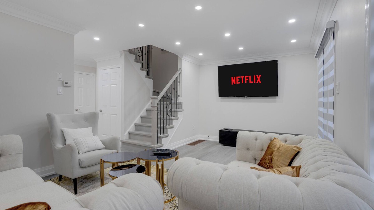 Vaughan House | Cozy Suite w/Office & Fast Wi-Fi by Wonderland