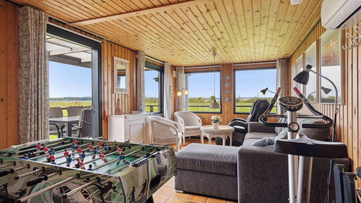 Vemmenæs House | Cozy summer house with panoramic view