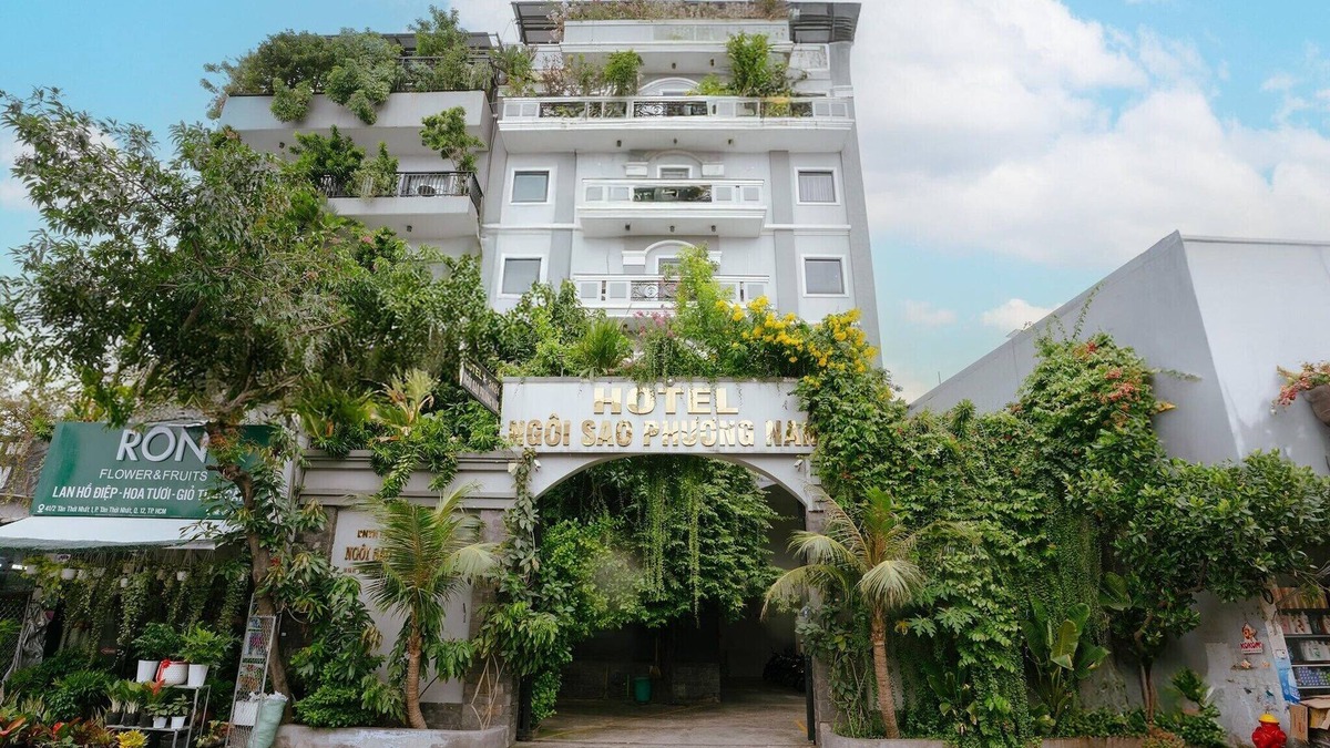 District 12 House | Cozy Superior Family Vibes with Free Pakring