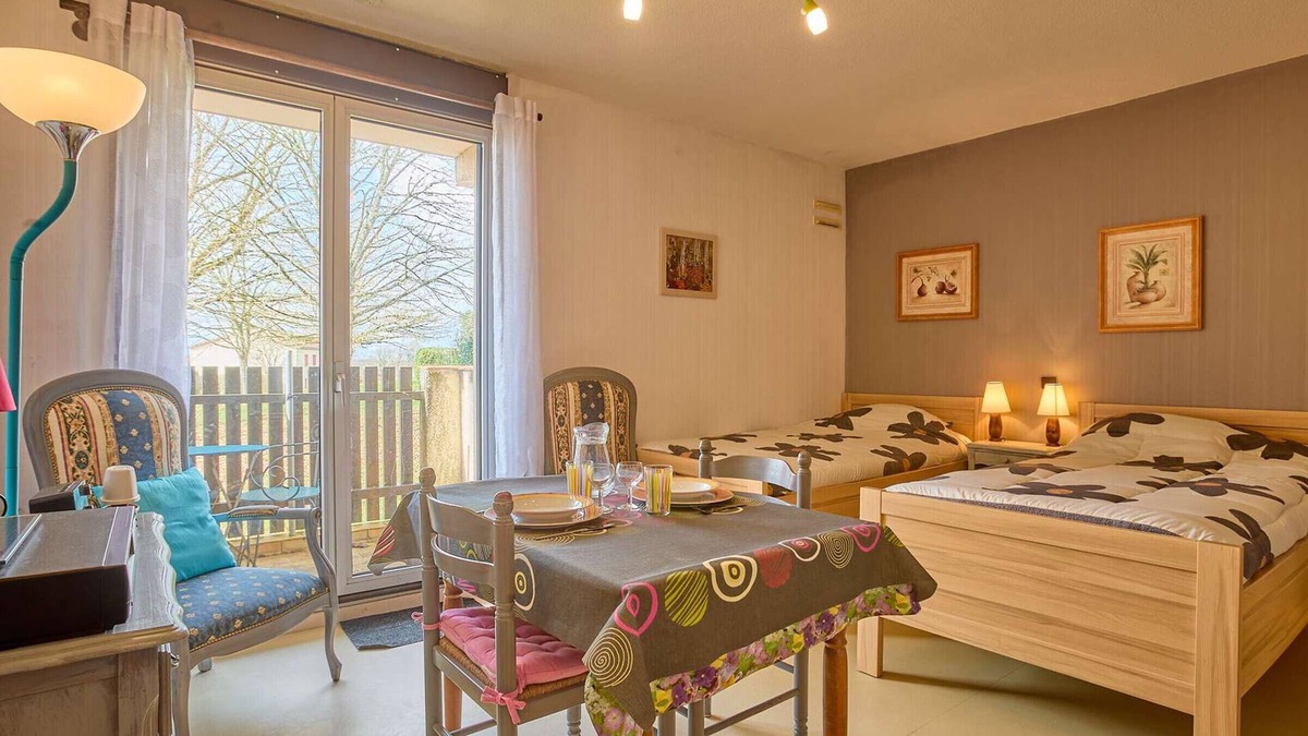 Barbotan-les-Thermes Apartment | Cozy T1 bis studio with balcony and fiber, near Lake Uby