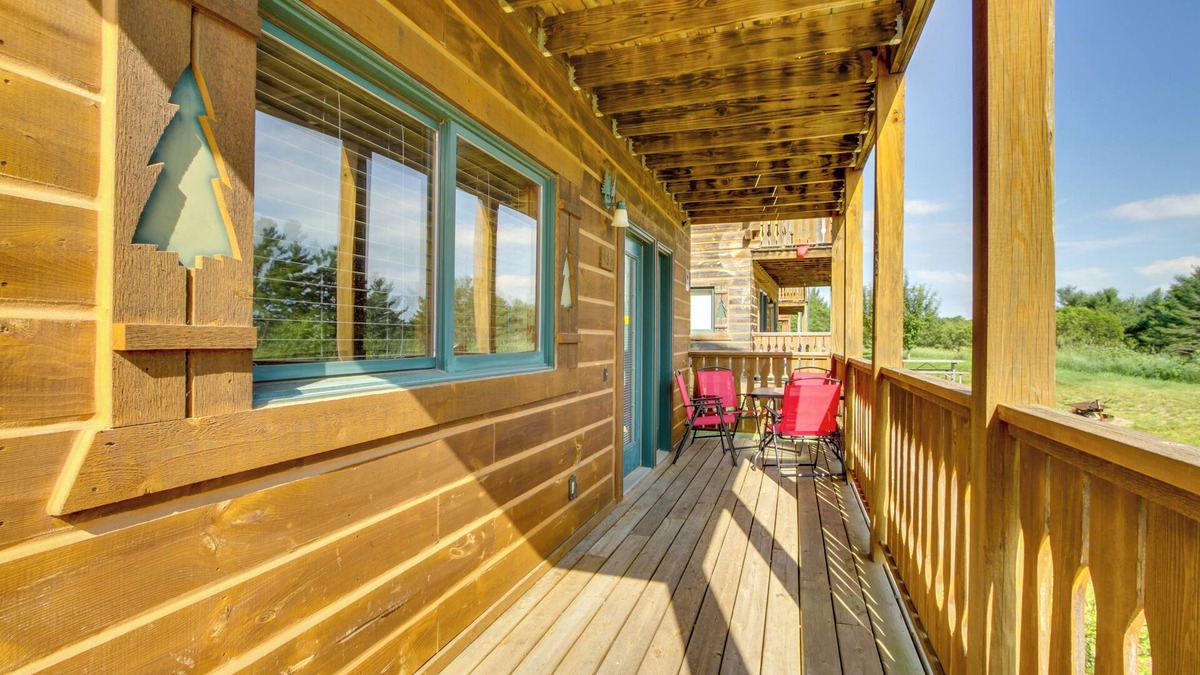 Warrens Cottage | Cozy Three Bears Resort Cabin w/Deck in Warrens!