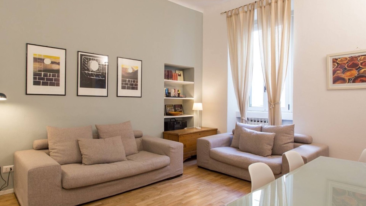 Porta Nuova Apartment | Cozy three-room apartment located in the historic Brera area.