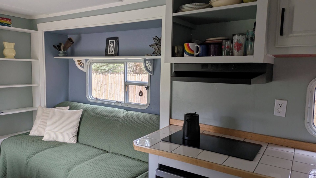 Bristol House | Cozy Tiny Home in charming Bristol VT, close to major ski areas