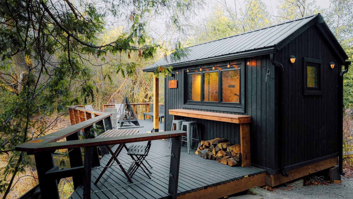 Acton Cabin | Cozy tiny house surrounded by a private forest near Toronto .