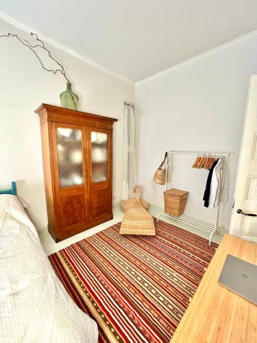 Punavuori Apartment | Cozy Top-Floor Studio in Trendy Punavuori, Quiet & Central