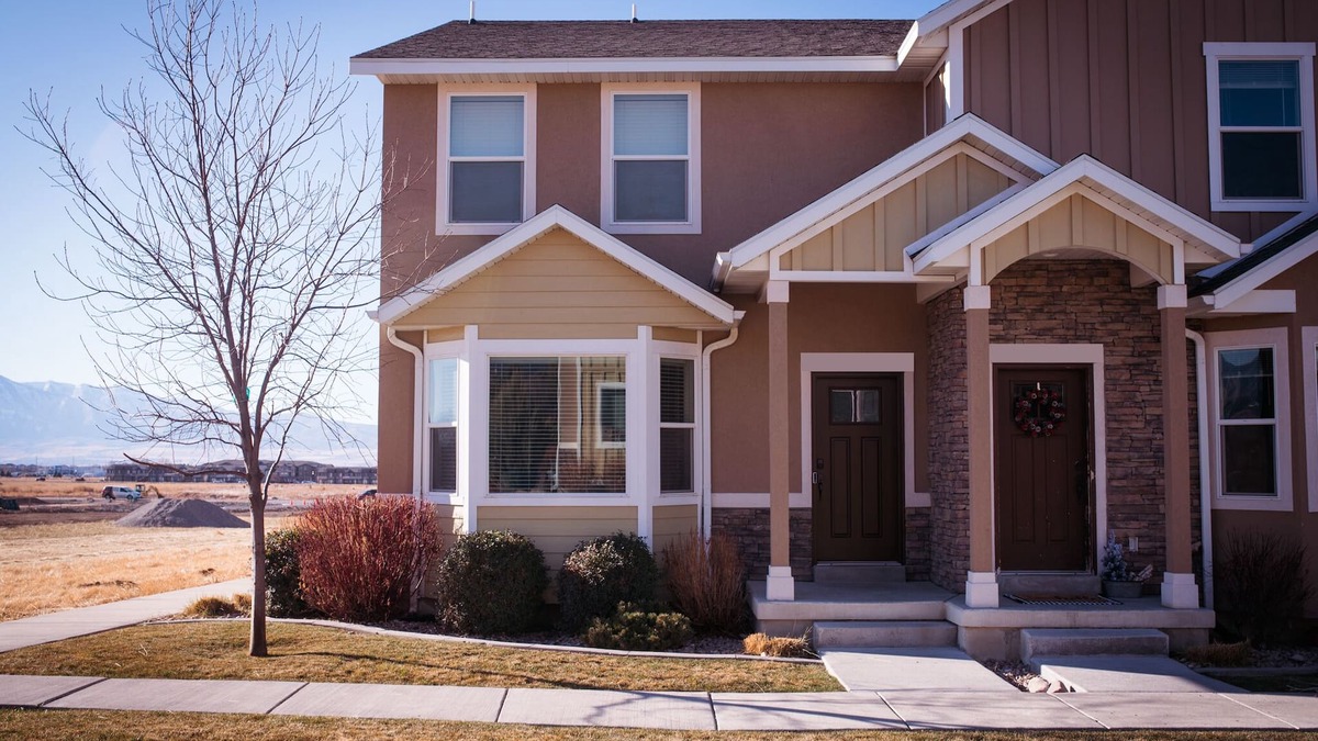 North Logan House | Cozy Townhome North Logan 3BD/2.5BA Sleeps 6+