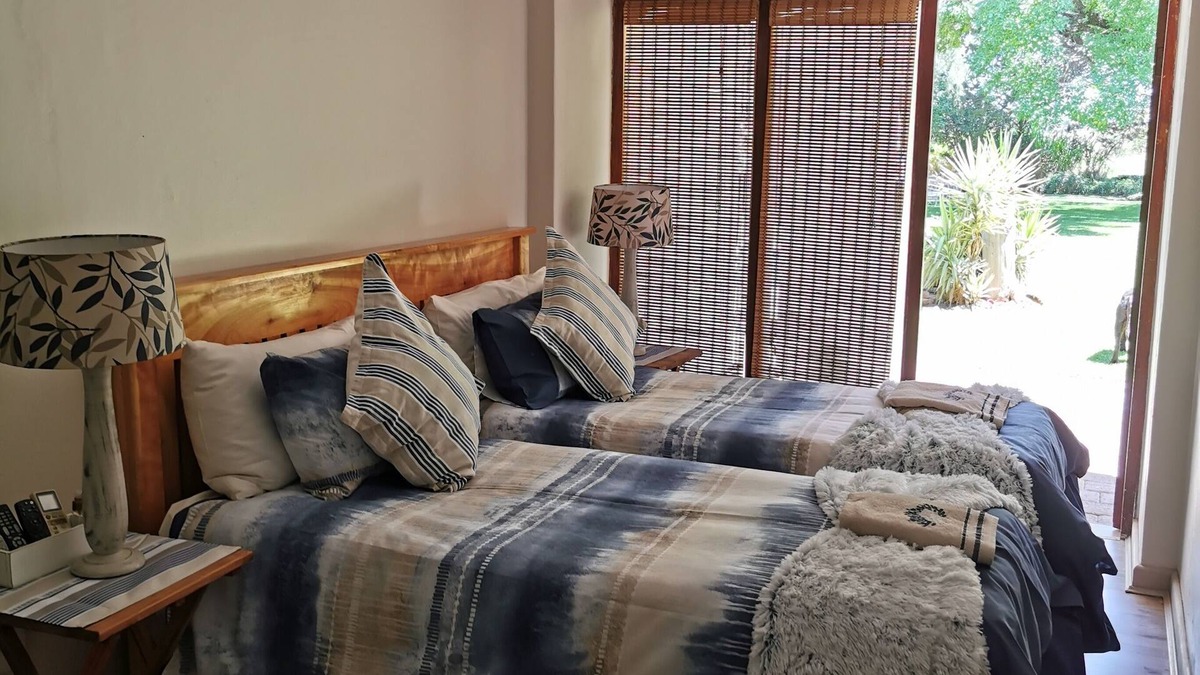Bloemfontein Bed & Breakfast | Cozy triple room with king sized bed and single bed, near Bloemfontein